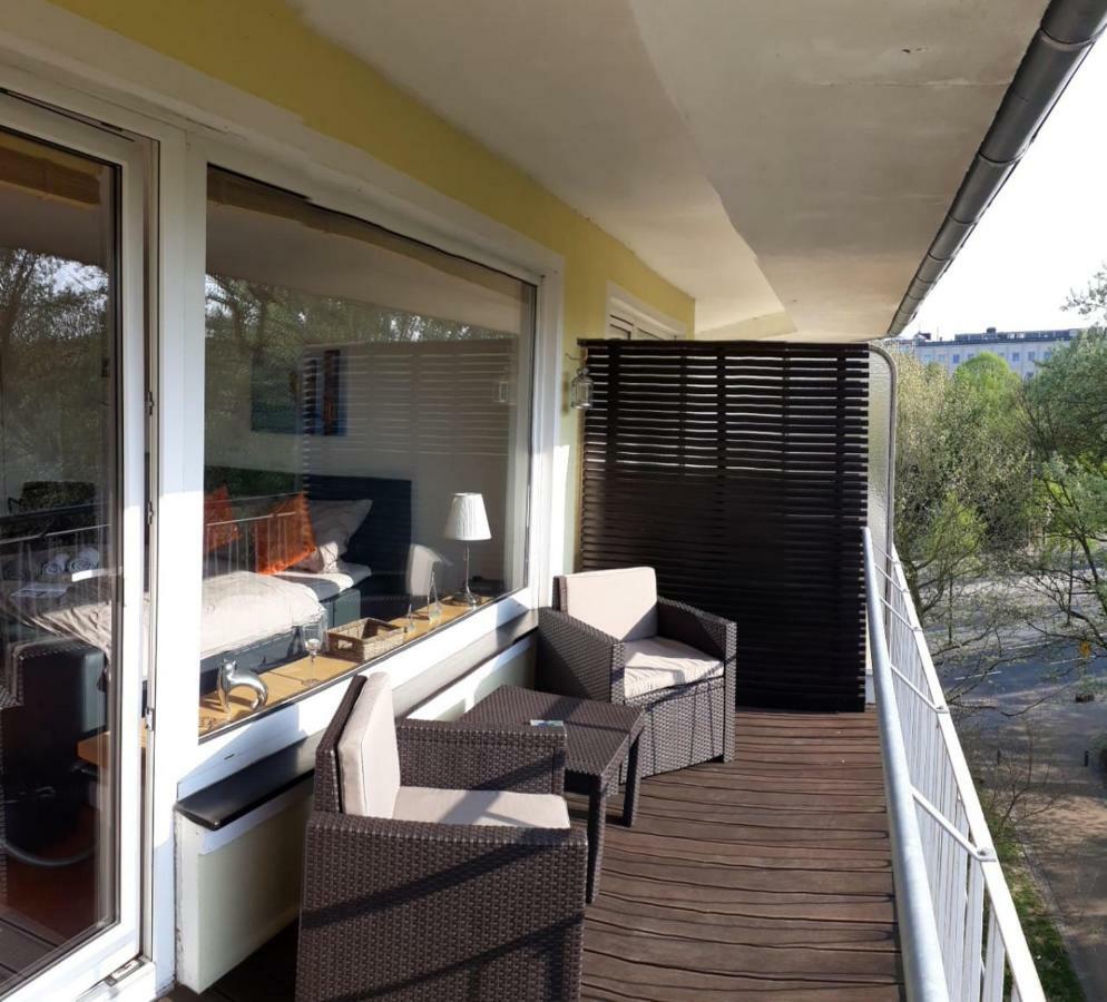 Modern City Apartment With Balcony And Nice Parc View Brema Exterior foto