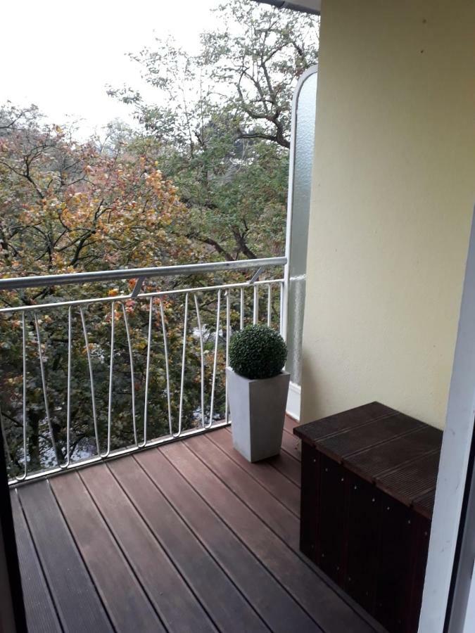 Modern City Apartment With Balcony And Nice Parc View Brema Exterior foto