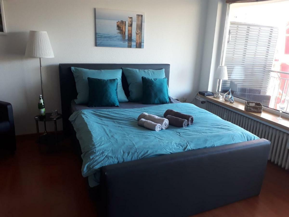 Modern City Apartment With Balcony And Nice Parc View Brema Exterior foto
